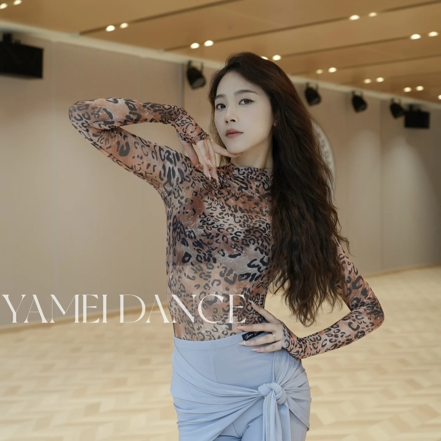 Impression maille Latin haut de danse femmes adultes justaucorps à manches longues vêtements d'entraînement Rumba Chacha danse pratique vêtements DNV25190