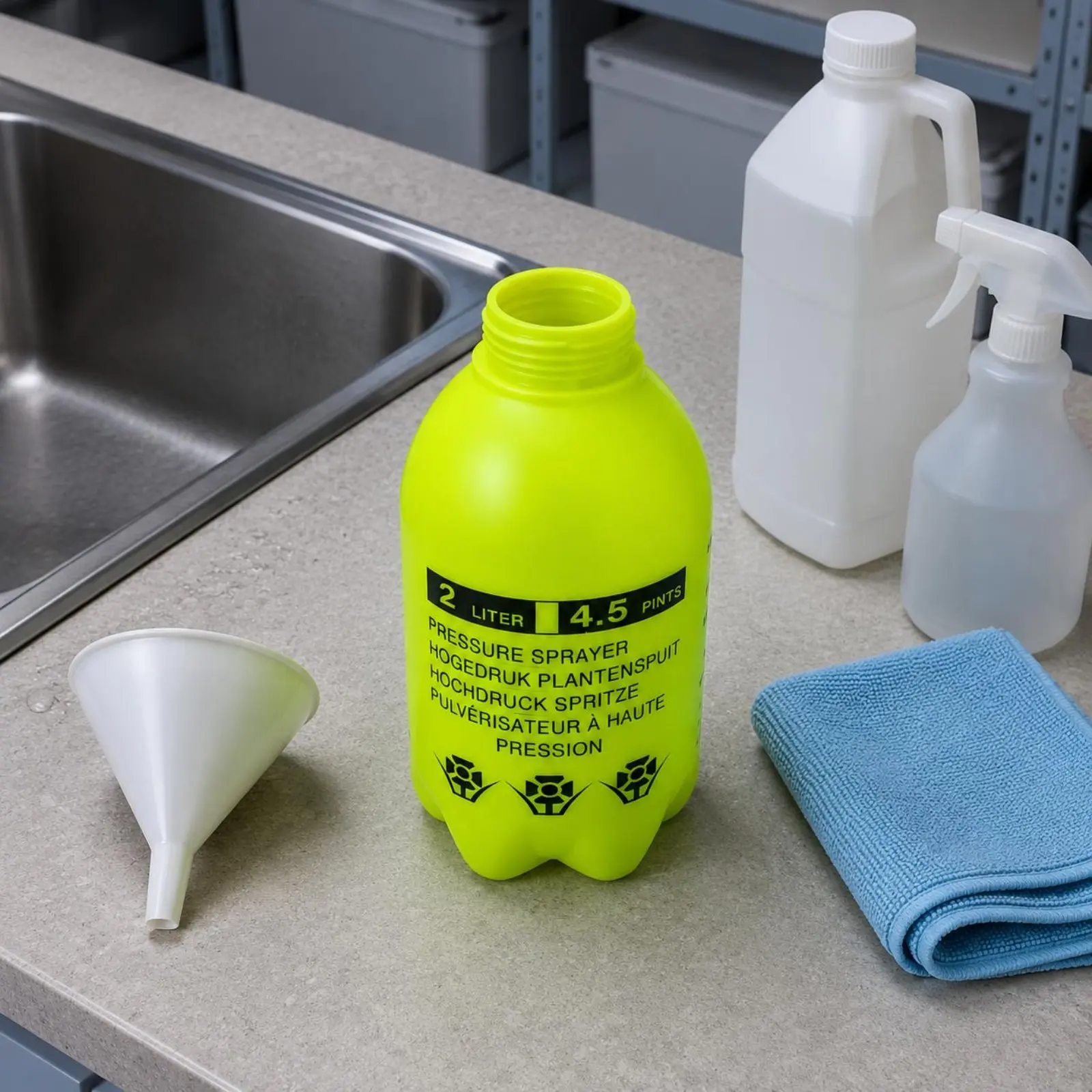 

Manual Pressure Sprayer Bottle Translucent Watering Sprayer Bottle Pressure Spray Nozzle Molded Feet Garden Supply Multi-Use
