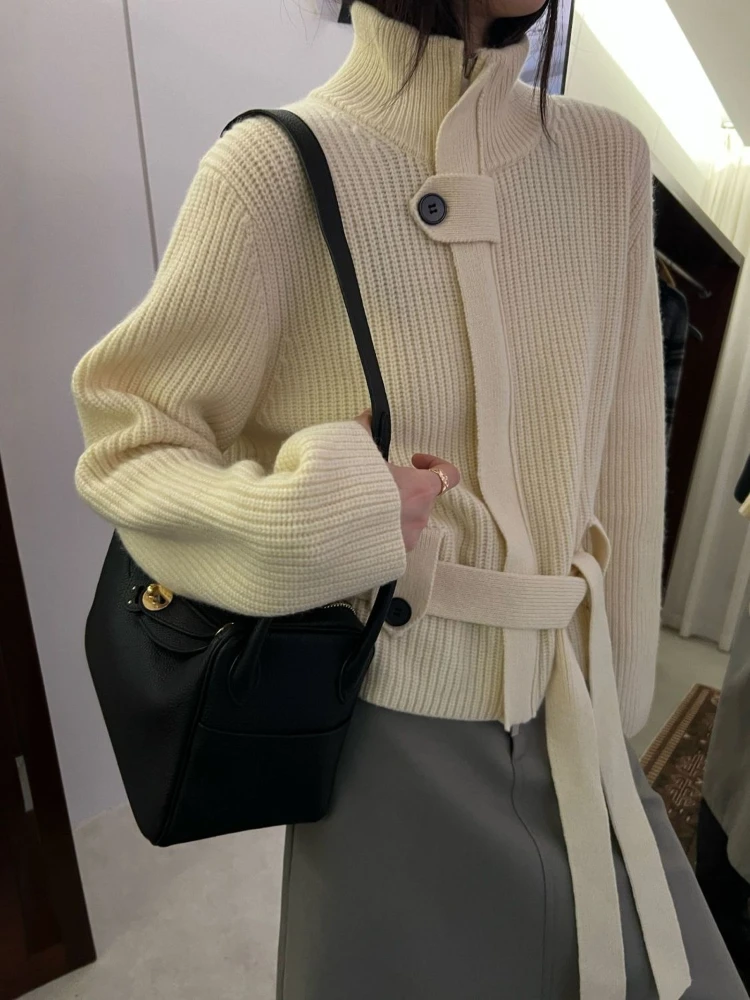 

Autumn and Winter Fashion New Women's Elegant Korean Cashmere Knitted Cardigan Warm and Thick Design High End Sweater Jacket