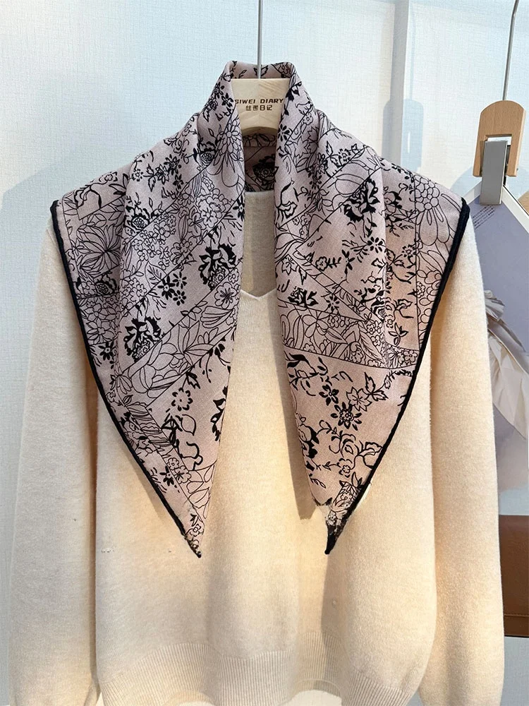 エレガントな花柄シルクウールスカーフ女性用多用途通勤マルベリーシルクウールスカーフ65ショルダースカーフ韓国スタイルプリント