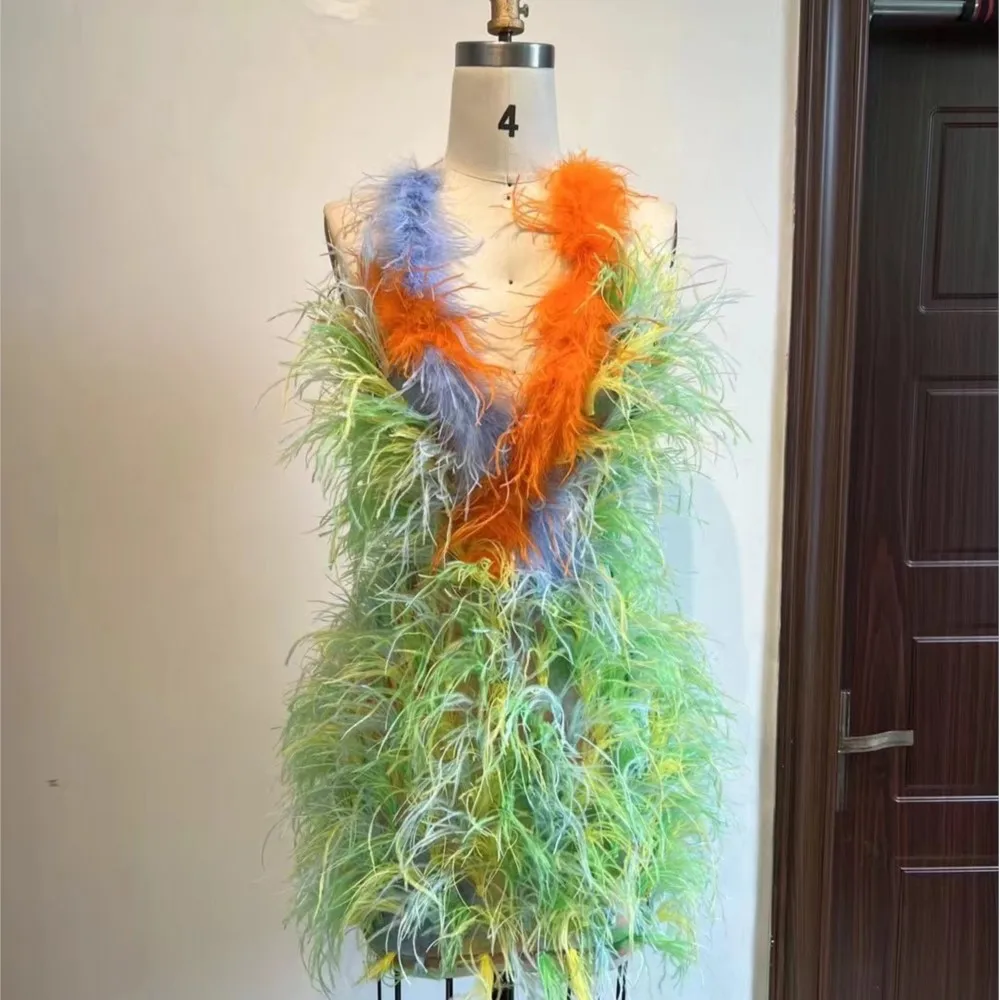 

New Fashion Colorful Ostrich Feather Halter Sleeveless Performance Short Banquet Party Personalized Praty Dress