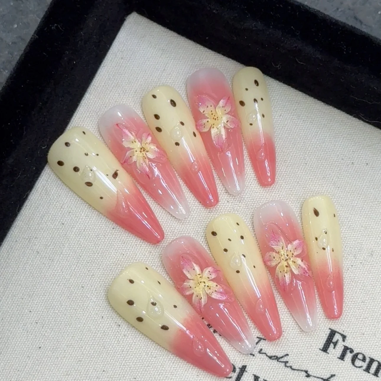 

Gradient Pink False Nails Long Stiletto Handmade Press On Nail With Hand Painted Lily Designs Wearable Summer Nail Tips Art