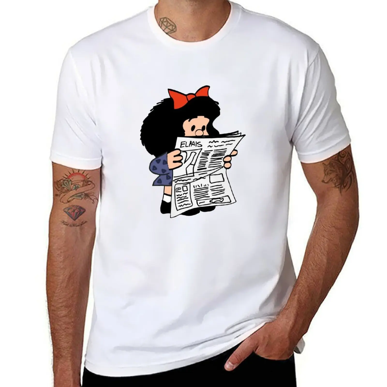

MAFALDA WITH NEWSPAPER T-Shirt t shirt man designer t shirts for man slim fit T-Shirt