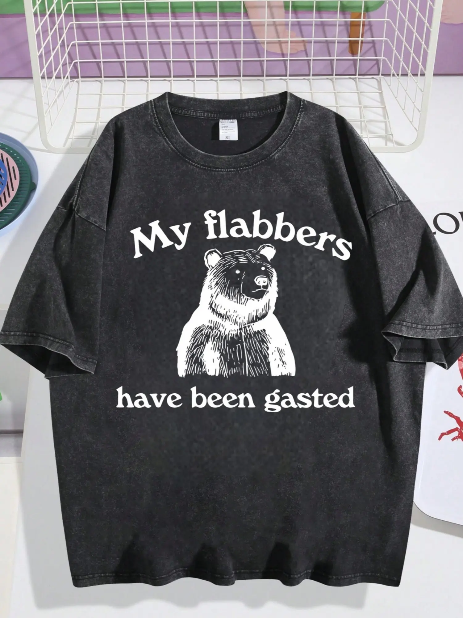 

Bear pattern with English letters washed cotton short sleeved round neck T Men's shirt with retro wash pattern T T-shirt