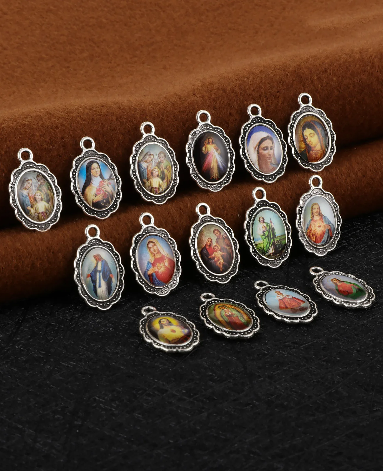 20Pcs Random Design Christian Icons Oval Pendants Sacred Heart Jesus Saint Jude Icon Charms for Jewelry DIY Making Accessories