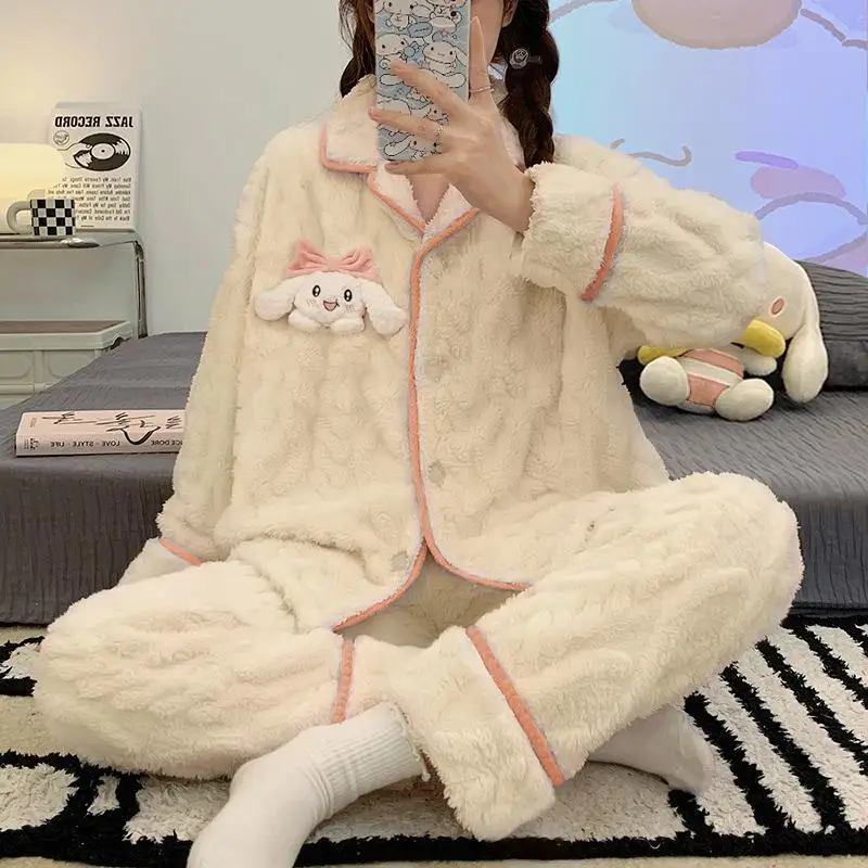

Комплект Sanrio для девочек, фланелевой откидной воротник, сохраняющий тепло, кардиган, пижамный комплект, Kawaii Cinnamoroll, комикс, зима, утепленная домашняя одежда для улицы