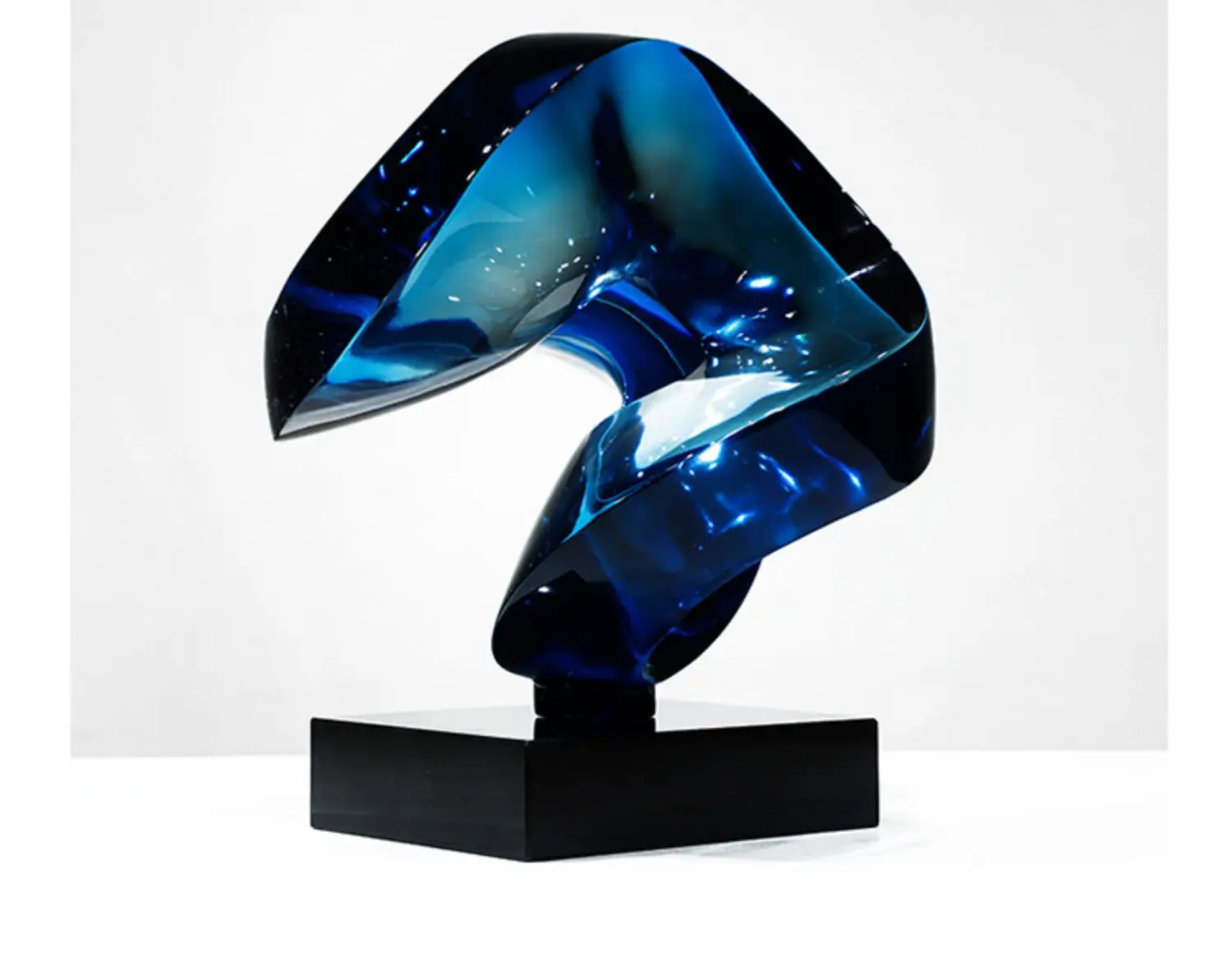 LMM living room TV cabinet handicraft ornament transparent abstract sculpture ornament