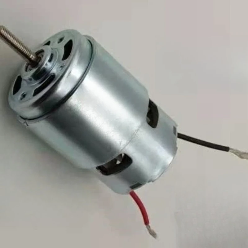 Lawn mower motor with ball bearing on the front, built-in heat dissipation fan blade