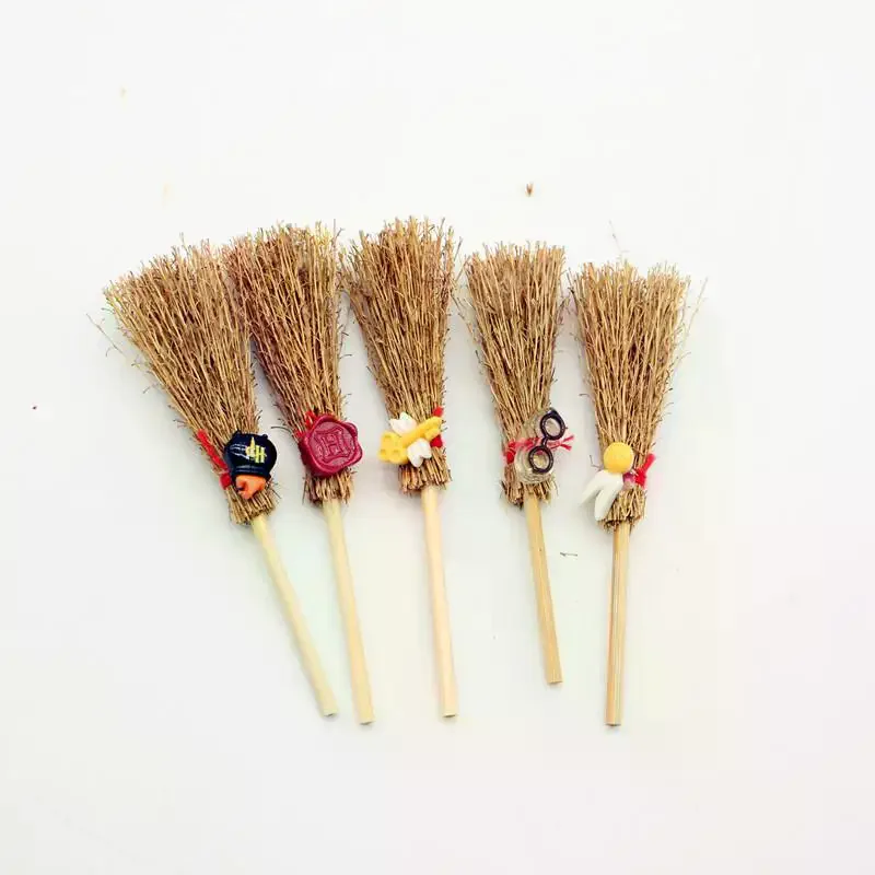 5Pcs Witch Straw Brooms Tiny Halloween Decoration, Dollhouse Accessories, Costume Props