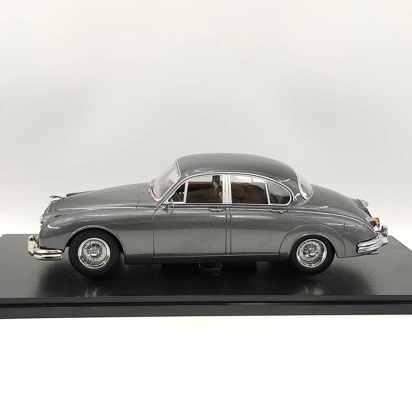 Diecast KK 1:18 Scale Jaguar Daimler MK II 3.8 1959 Interior Black Alloy Car Model