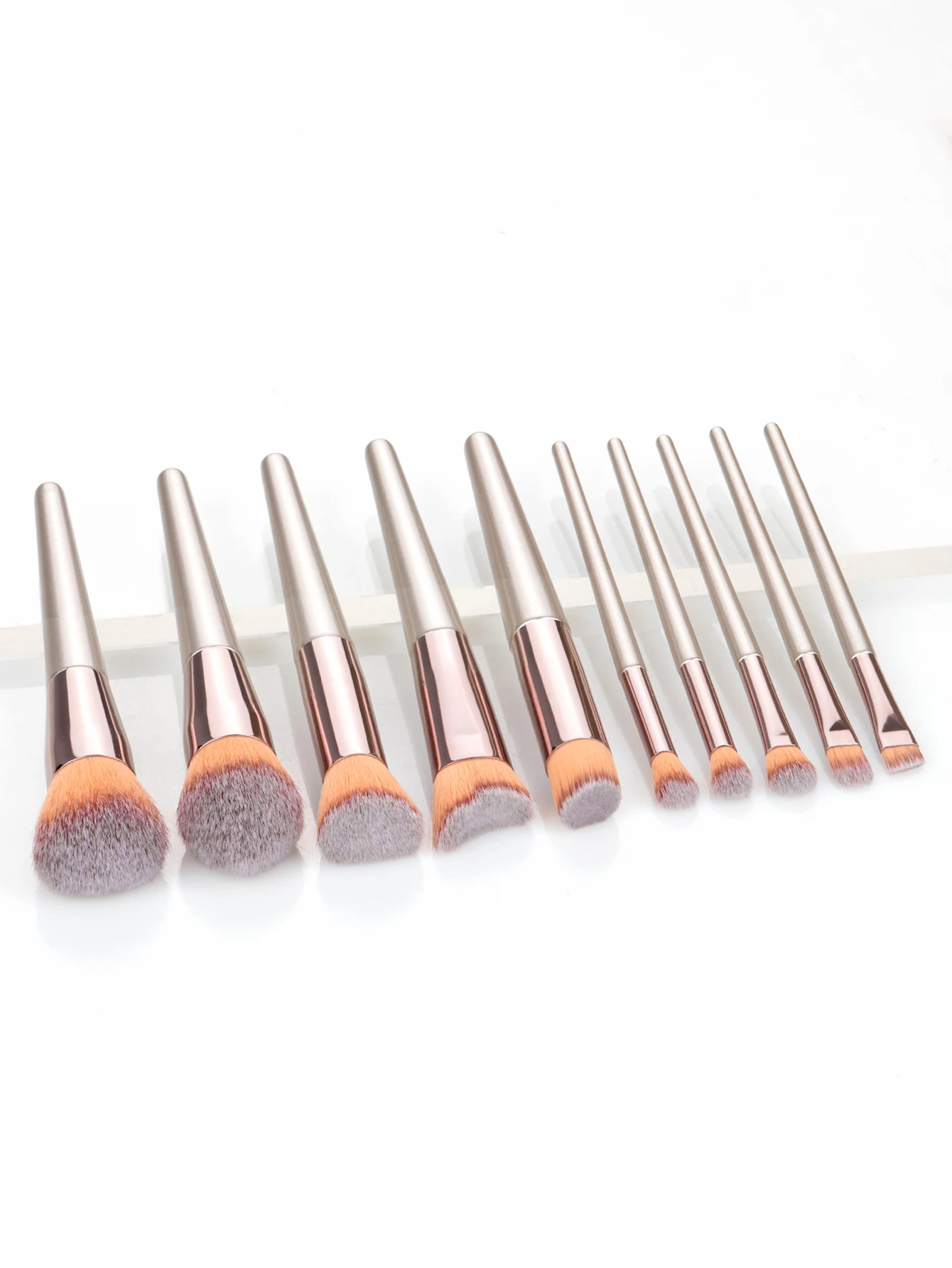 10pcs/set  Professional Makeup Brushes for Cosmetic Foundation Powder Concealer Blush Brush Blending Soft Bristles Beauty Tools