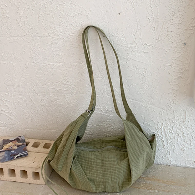 Hobos Halbmond-Dumpling-Form Umhängetasche, Koreanische Damen-Schultertasche, Japanische Minimalistische Casual Pendler-Reisetasche – Detail 19