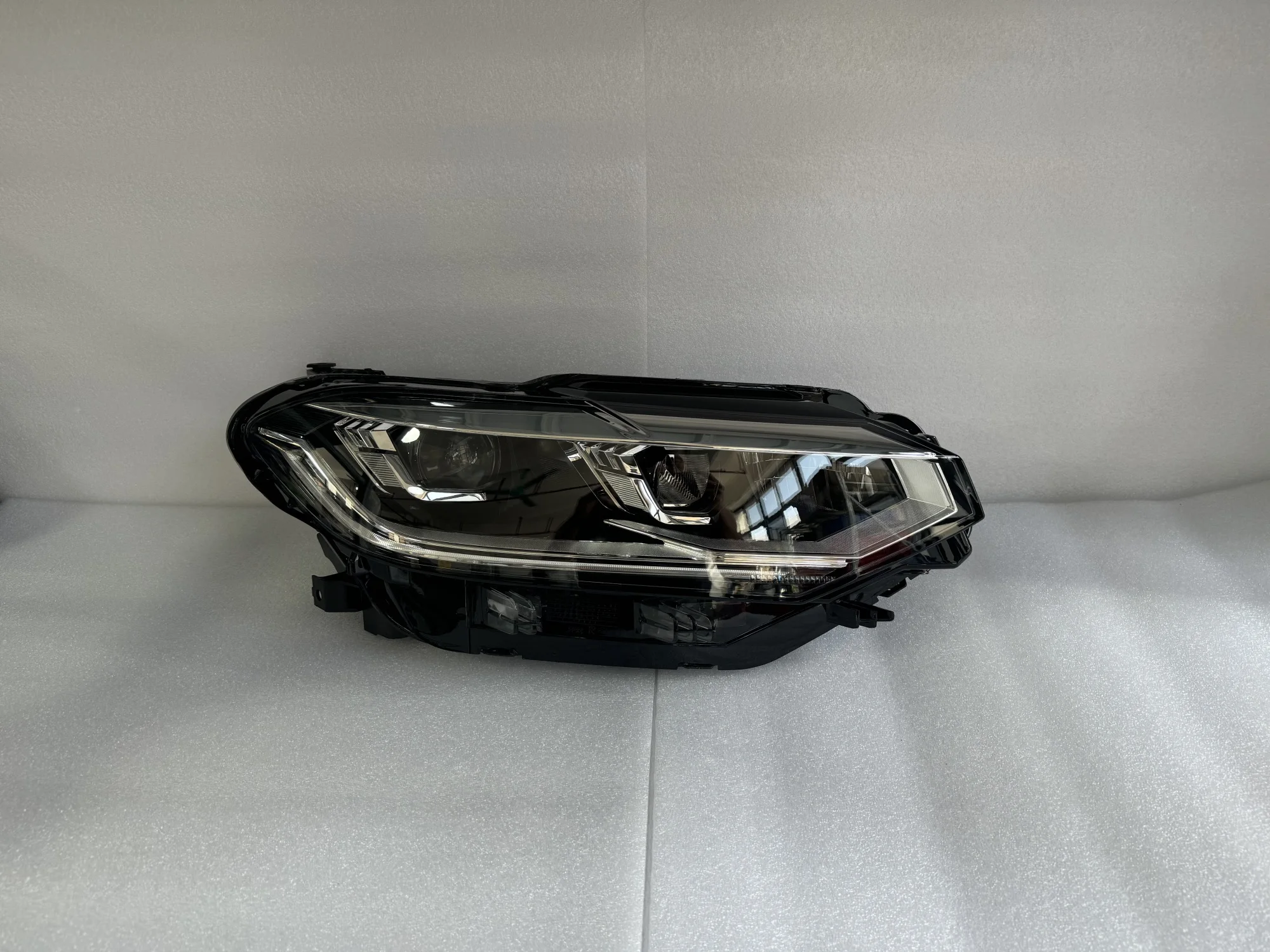 Suitable for VW LAVIDA headlight car auto lighting systems LED headlight car Headlight