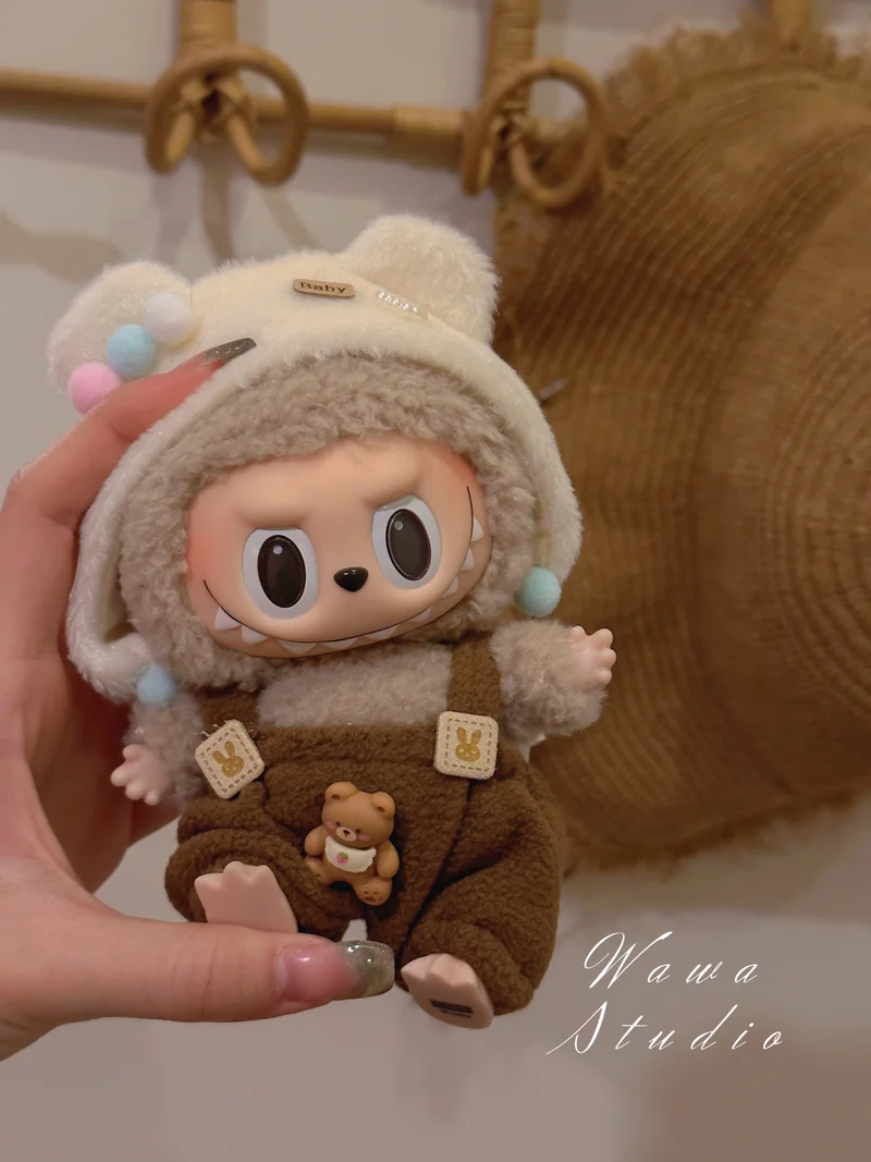 

Labubu Clothes 15cm Baby Clothes 20cm Cotton Doll Plush scarf Strap Pants Set Accessories Cute Doll Doll Winter Warm Dress Up