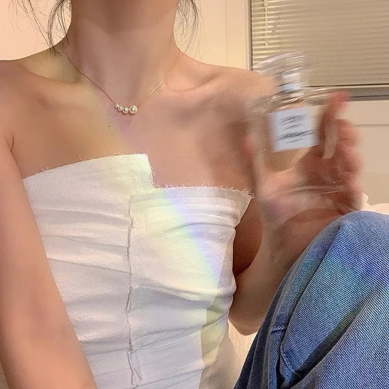 

Жемчужное ожерелье, новинка 2023, женская летняя цепочка на ключицу, высококачественная легкая роскошная цепочка на шею с нишевым дизайном, простые аксессуары