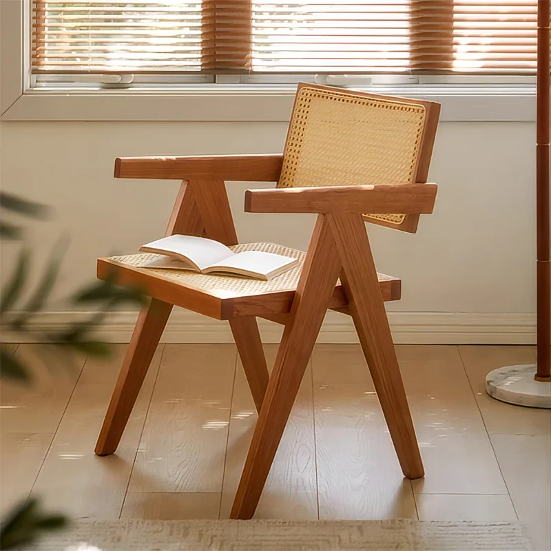 Чандигарх Обеденный стол из массива дерева Бытовой обеденный стол из ротанга орехового дерева и спинка B & B wabi-**** Wind Comm