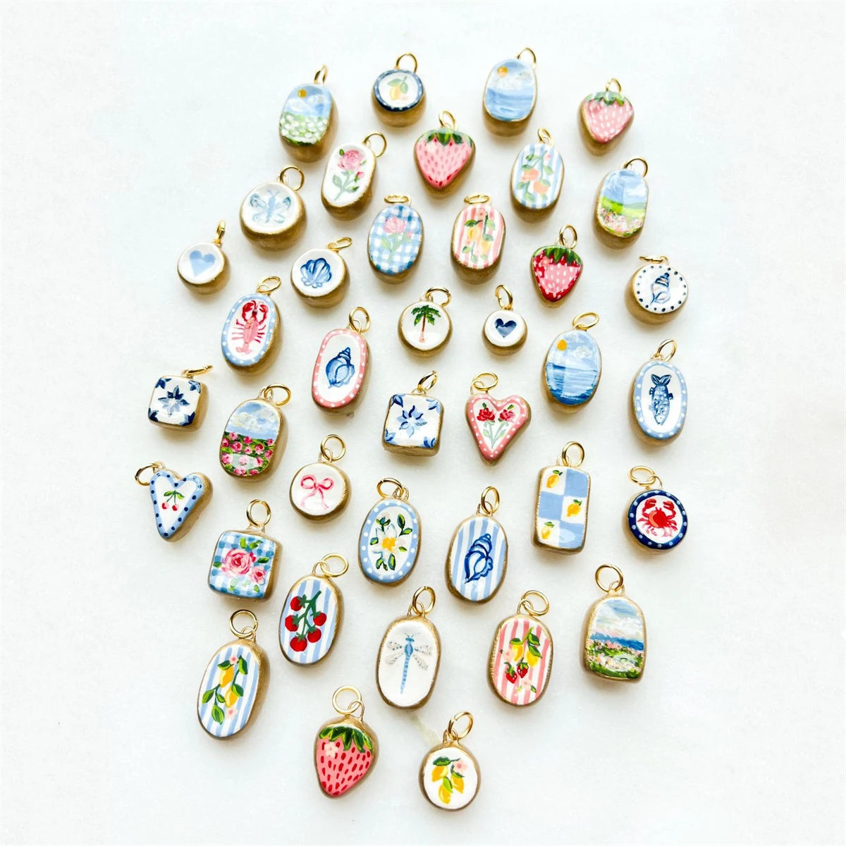 Colgante colorido de dopamina con gotas de aceite, fresa, cangrejo, corazón, patrón de concha, preservación del color