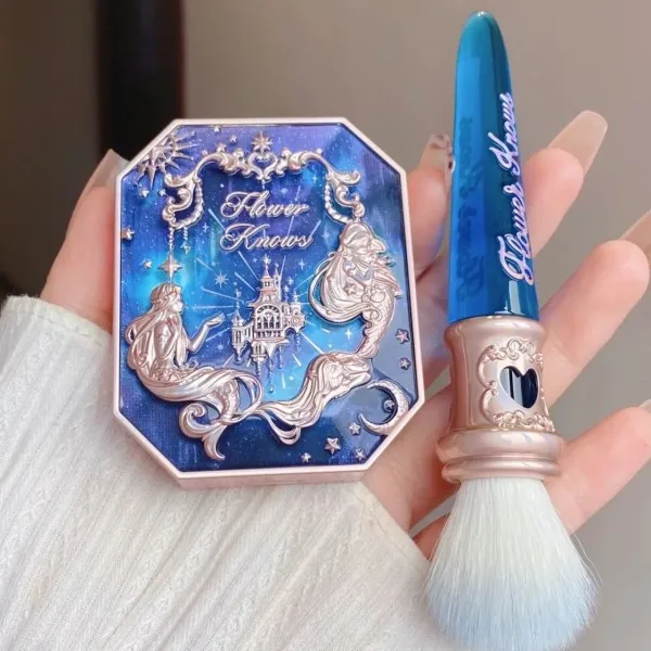 Flower Knows Dotting Brush Moonlight Mermaid Powder Blusher Brush