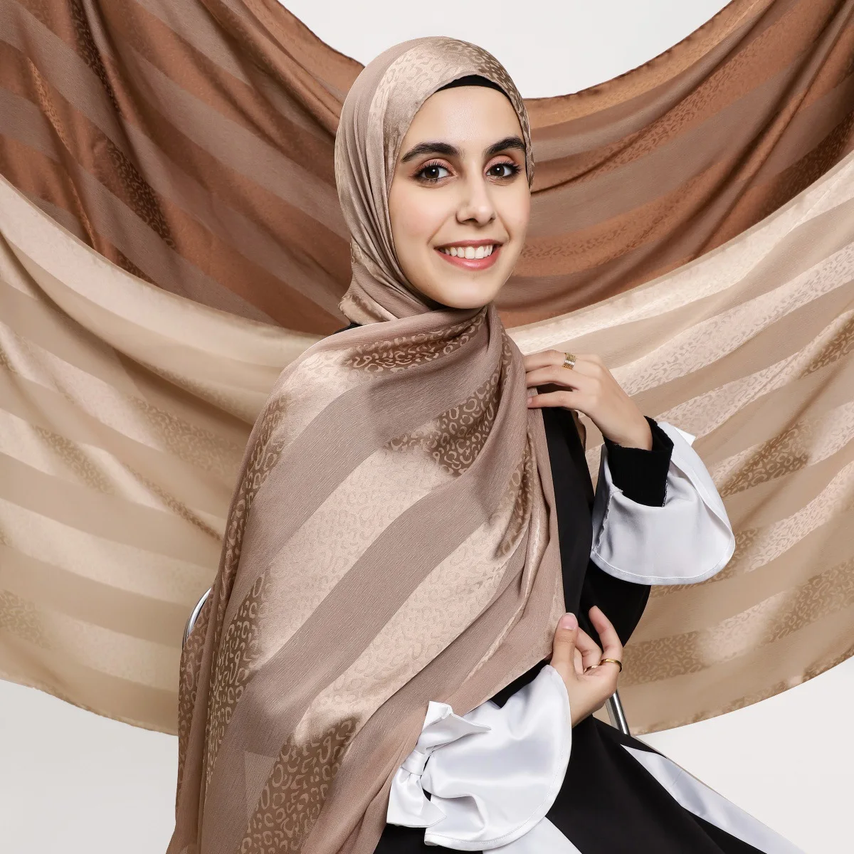 Elegante Muslimische Hijab Frauen Böhmischen Weichen Satin Islam Ramadan Hijabs Foulard Femme Schal Wrap Schal Kopftuch Bufanda Stirnband