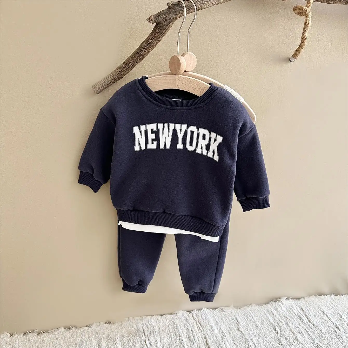 

2PCS Baby Boys Girls Clothing Set Hoodie Print Letter Patterns Thickened Sports Suit Sweatshirt Winter Leisure Comfort Outfit