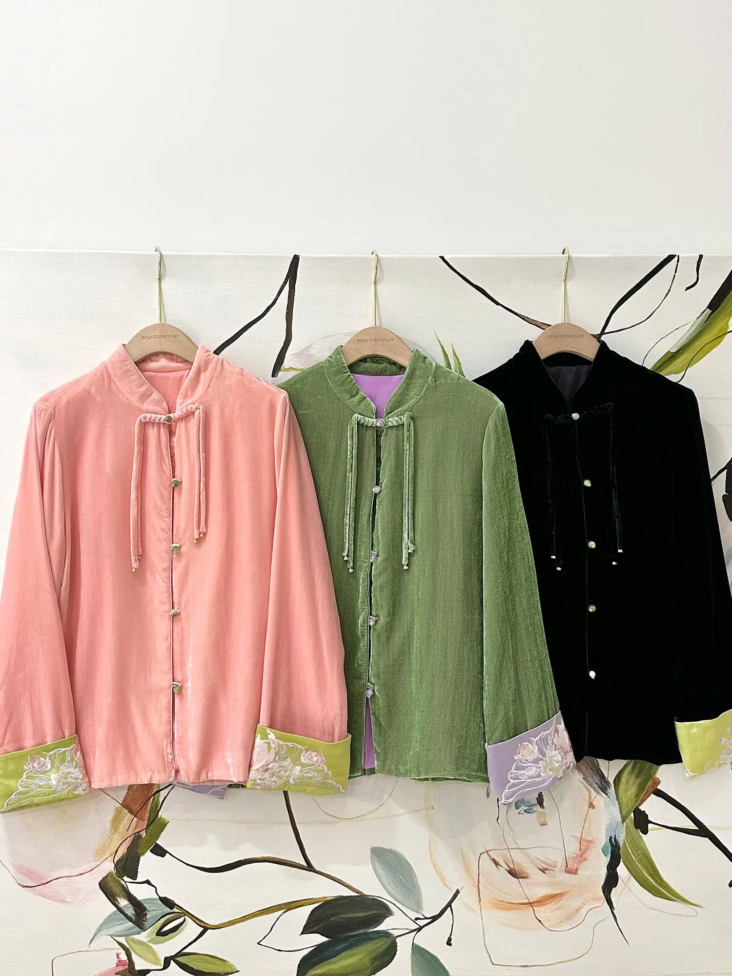 

Chinese Sle Velvet irt with Tassel Design Embroidered in Silk Velvet Long Sve Ladies Spring Faion Outerwear