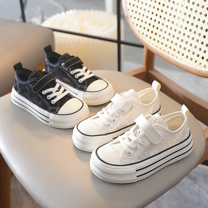 Little Girls Platform Cotton Sneakers 2026 New Spring Kids Embroidered Canvas Shoes Soft Sole Classic Simple Girls School Shoes