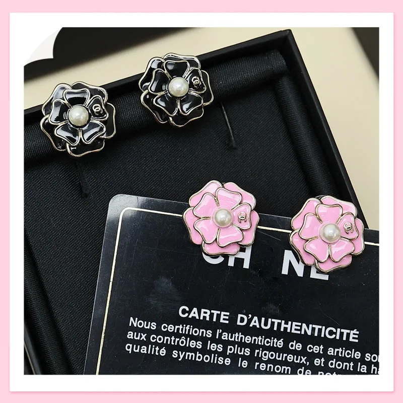 

Новые эмалевые серьги-гвоздики с жемчугом и камелиями, изысканный и элегантный комплект: колье и серьги для женщин