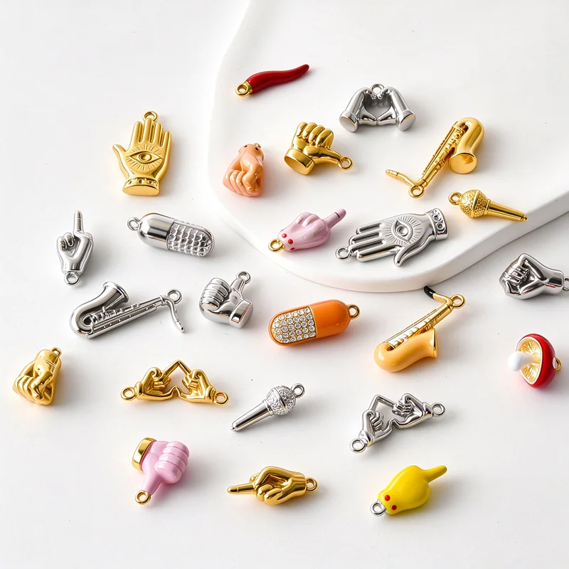 8Pcs 316 Stainless Steel Punk Victory Gesture Good Luck Hand Symbol Pendant For Jewelry Making SportsBadminton Pendentif