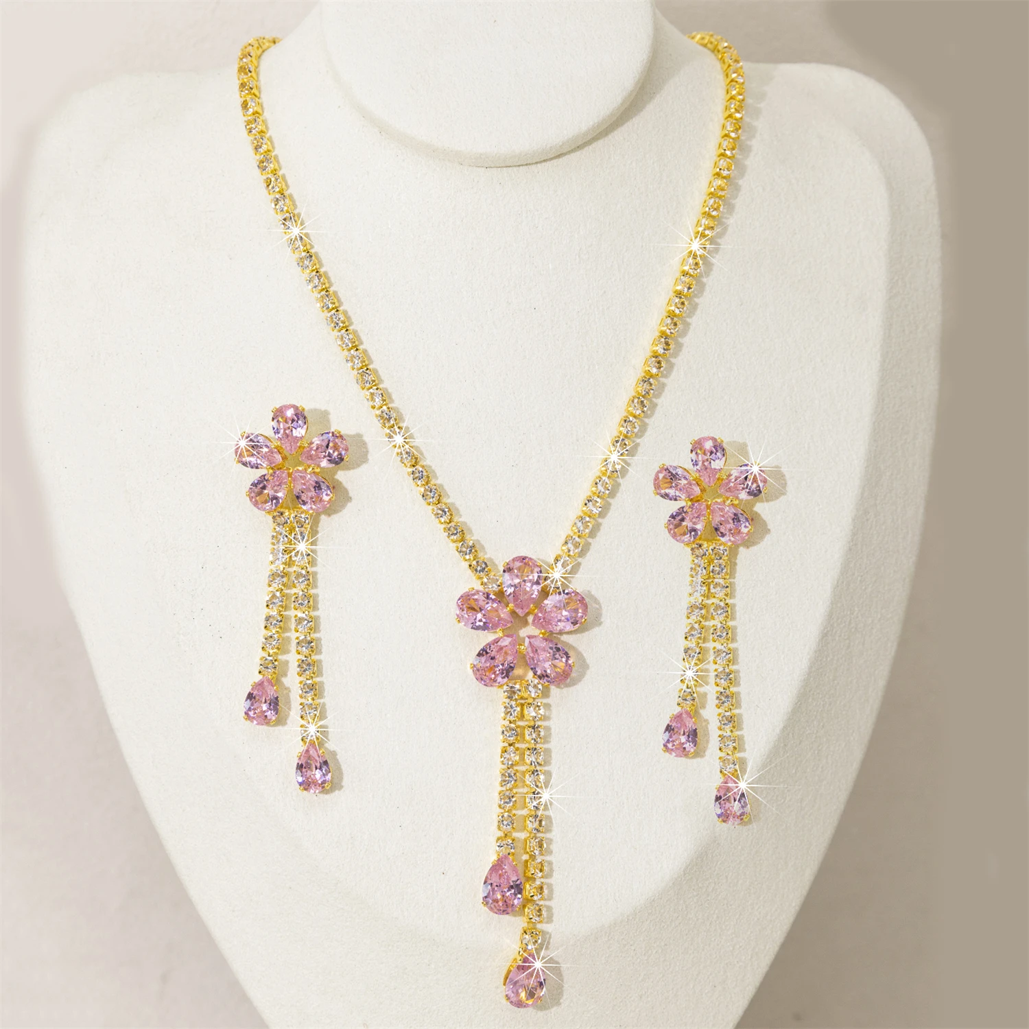2 stücke Europäischen Amerikanischen Licht Luxus Zirkon Dekorative Halskette Ohrring Set Rosa Tulpe Schlüsselbein Kette Hochzeit Kleid Zubehör