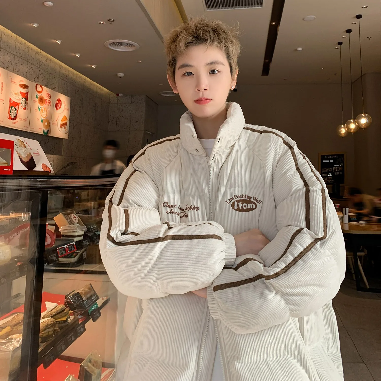 

Men's down Cotton Jaet Thiened Winter Coat American Retro Corduroy Bread Sle Stand Collar Cotton Padded Coat for Teens