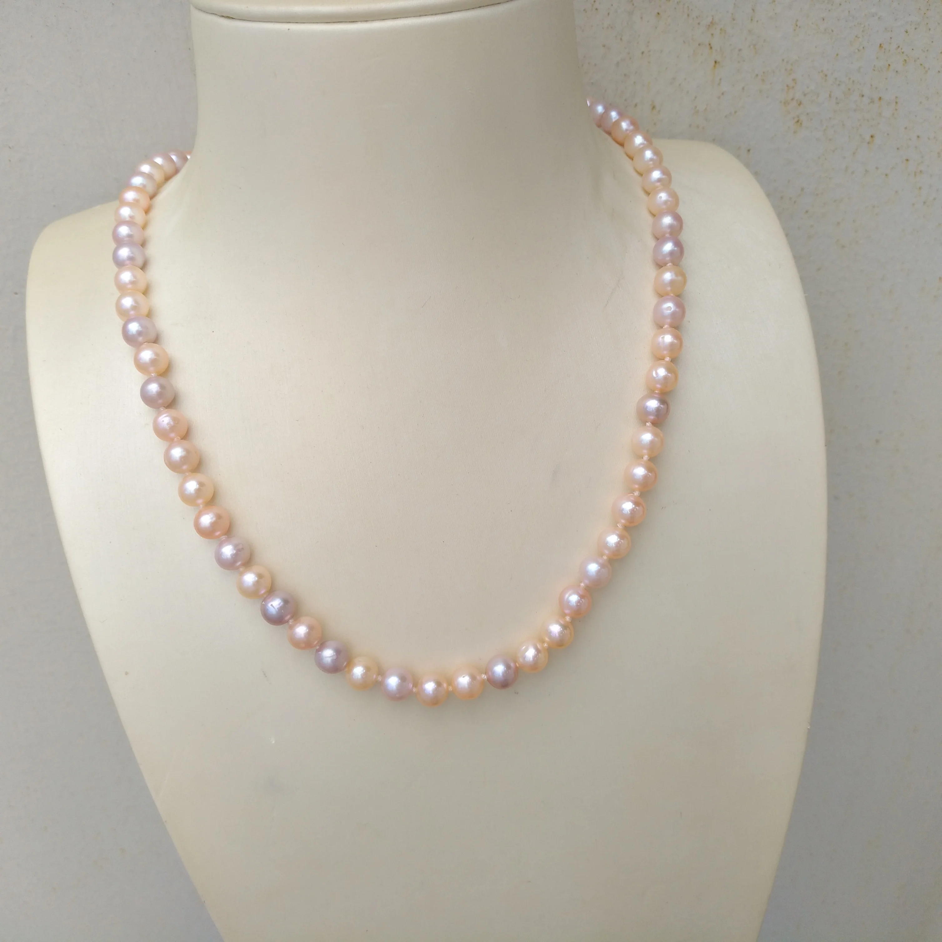 17inch  White Multi-Color 5-6mm AAA+ Akoya Pearl Necklaces  Please See More Photos With Pearl Details