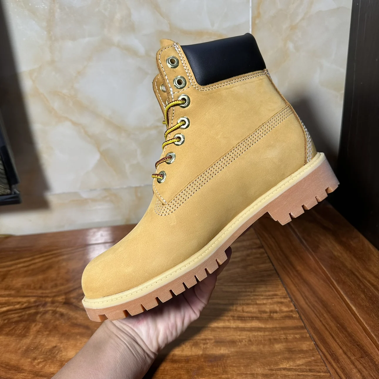 Men's Outdoor Anti-Slip Durable Hiking Sports Shoes Comfortable and Versatile Unisex Walking and Hiking Footwear