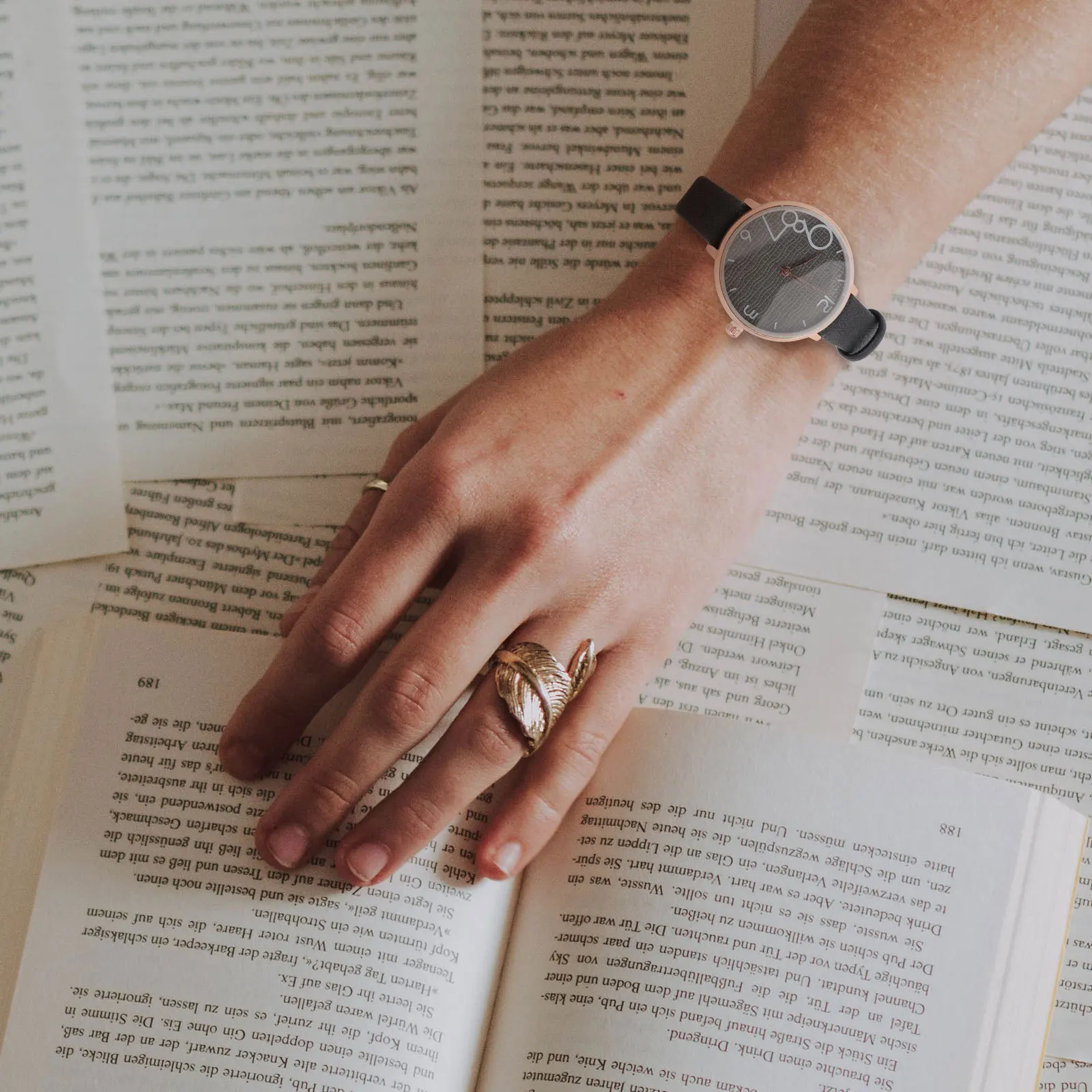 

1pc Digital Band Watches For Women Elegant Quartz Wristwatch Comfortable Adjustable Strap Stainless Steel Buckle Clear Numbers