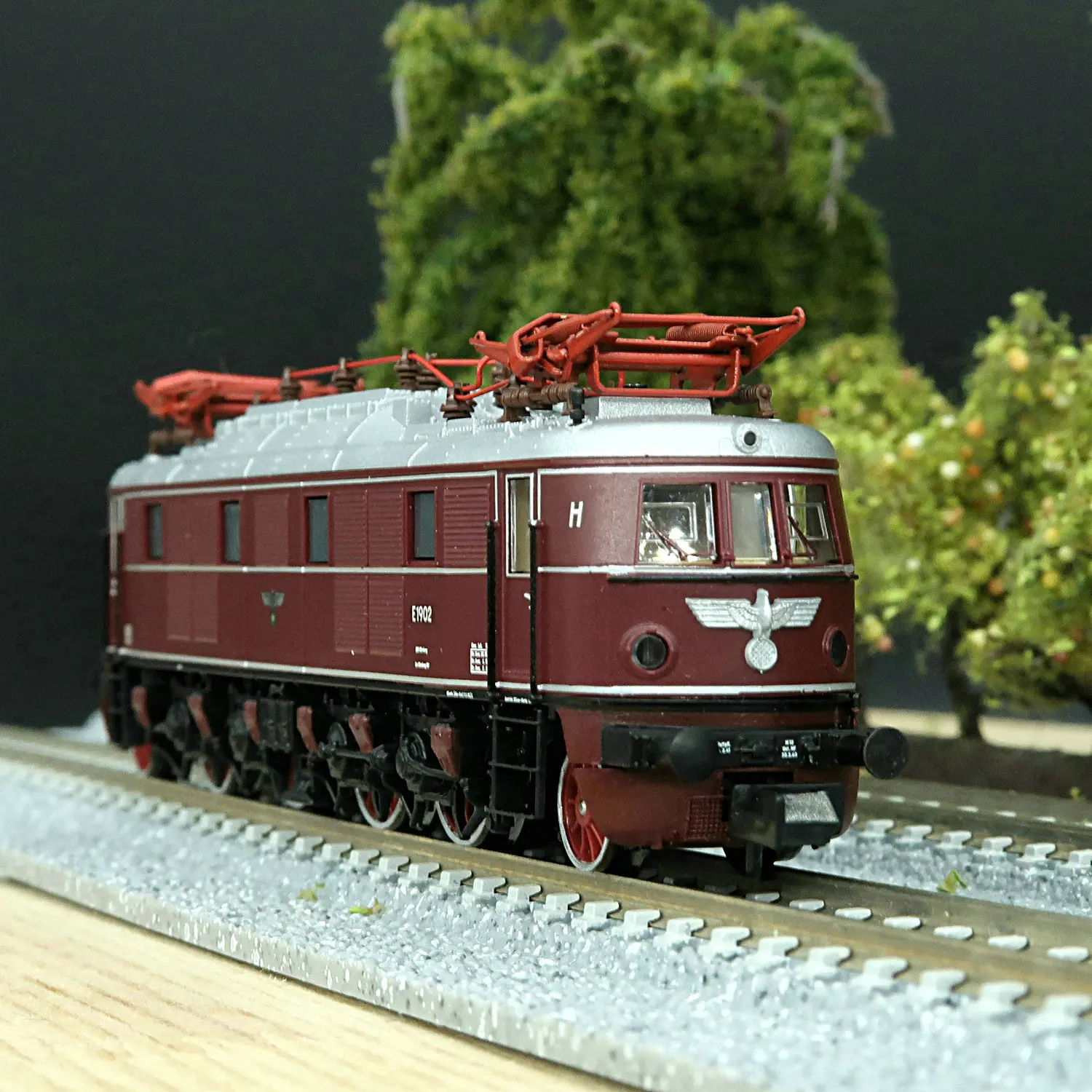 

N Type 1/160 Train Model FLEISCHMANN 7560030 E19 Electric Locomotive DRG DRB Railcar Toy