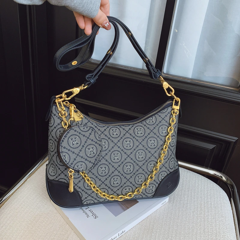 

Stylish Fashionable Clutch Bag With Leather Letter Logo Minimalist Vintage Design For Women High-End Best