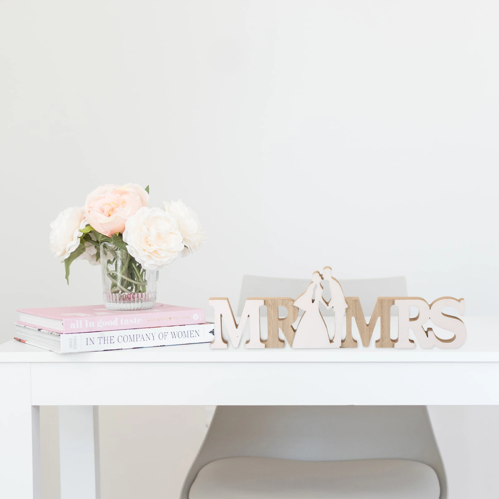 

Wedding Decorations Wooden Chips Adornment MR MRS Vintage Signage Craftsmanship Reusable Letters Shape Design Practical