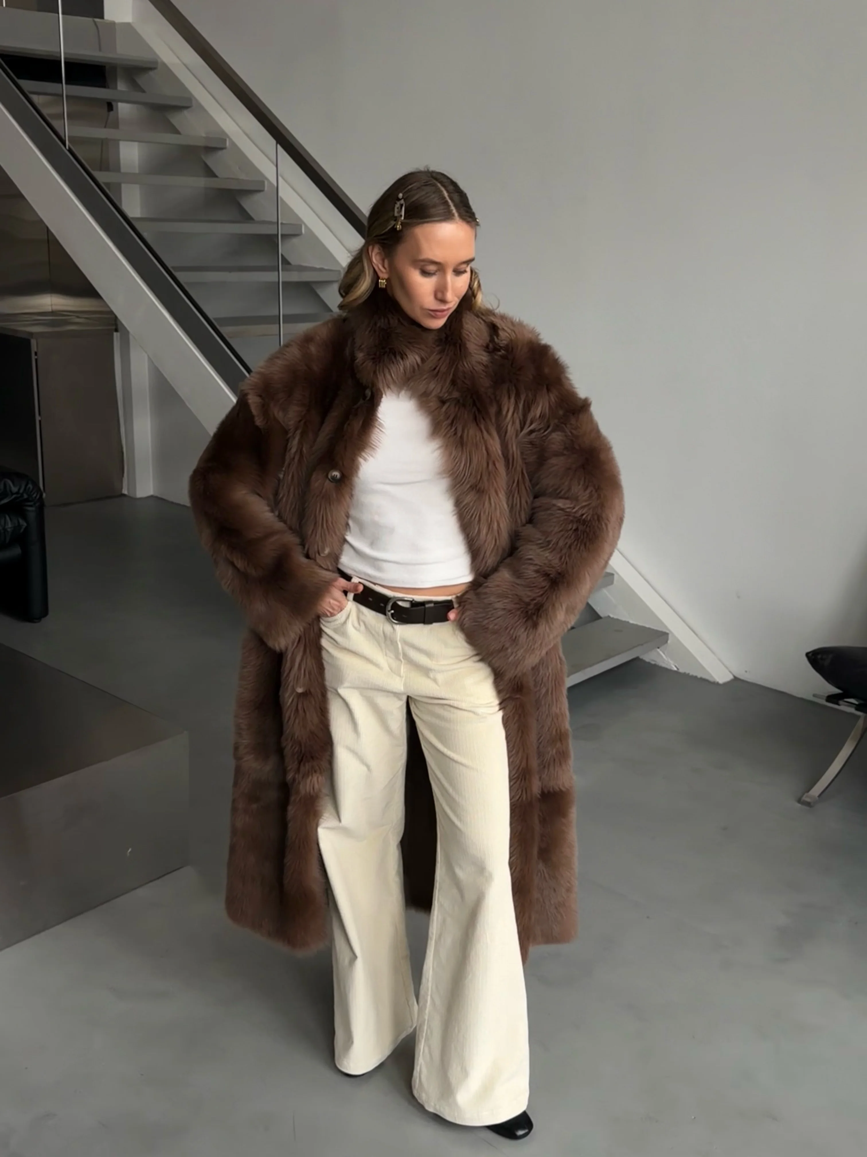 Laur Women Long Brown Fur Coat with Wide Lapel Collar, Oversized Loose Fit, Thick Warm Luxury Winter Outerwear, Fashion Overcoat