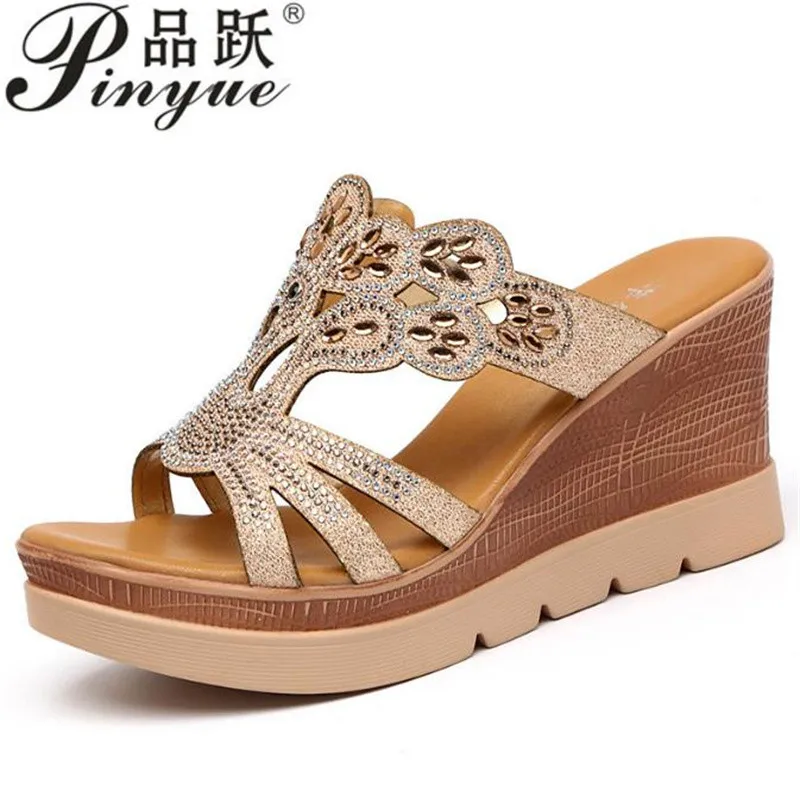 

8cm women Comfortable Thick Sole Platform Wedges Slippers Women Wedding Shoes Rhinestone Floral High Heels Slides Size 32-43
