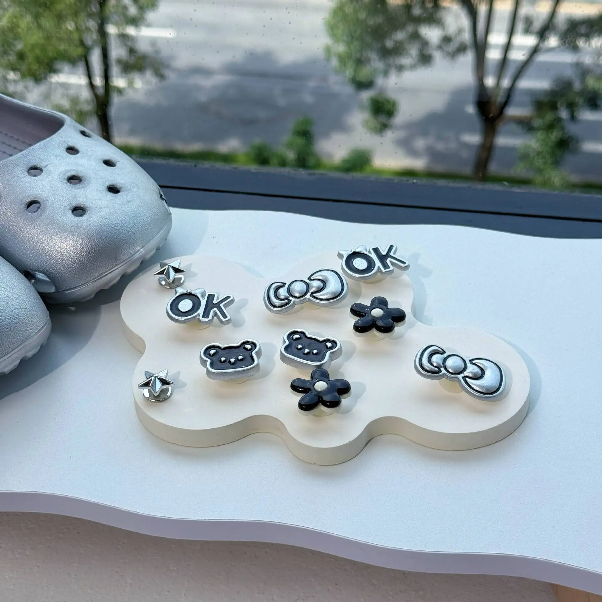 10Pcs New Cute Bow Bear Floral Shoe Buckle Cartoon Girl Ins Style Shoes Floral Shoe Upper Accessories