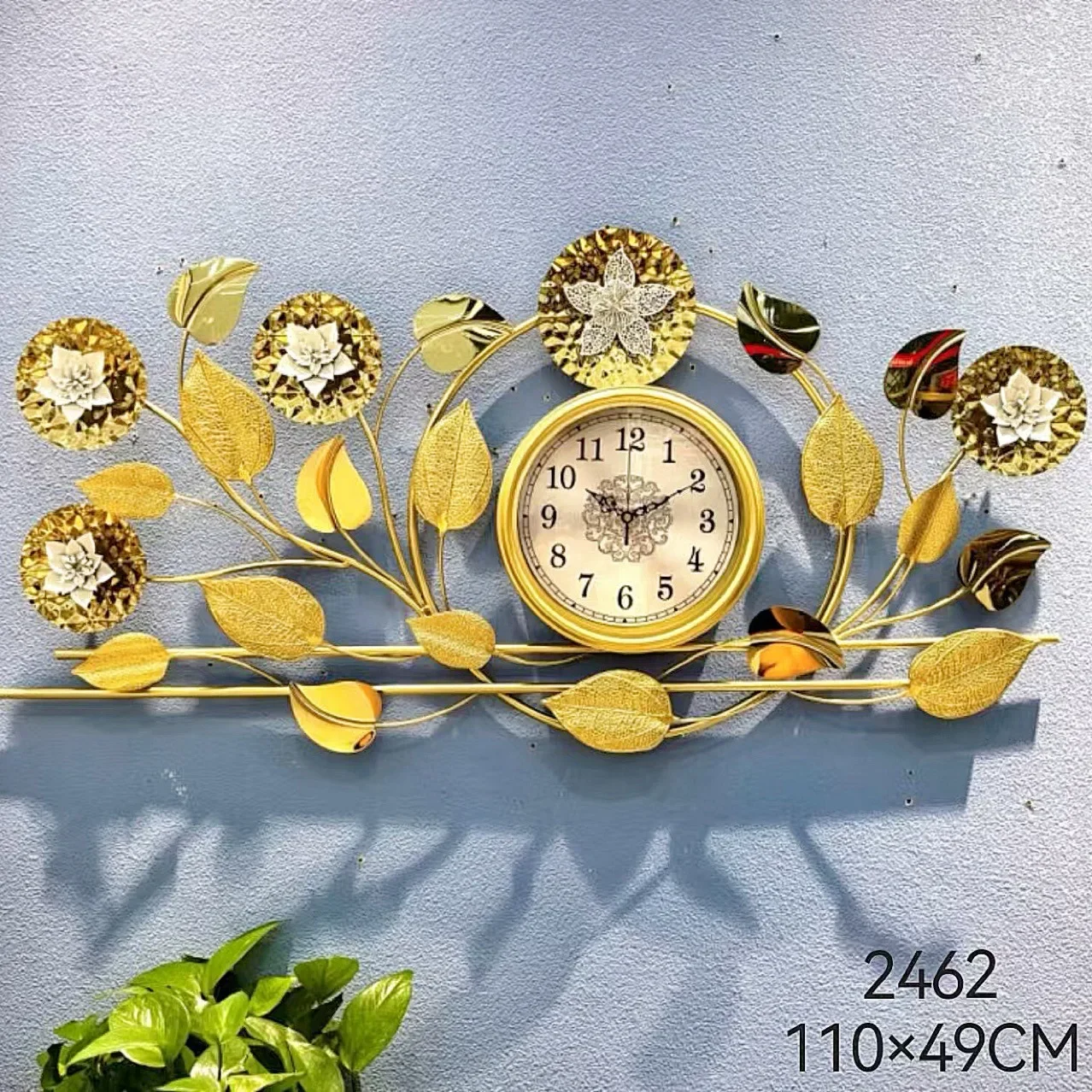 Wall clock crafts silent titanium clock wall background decoration light luxury simple restaurant ginkgo