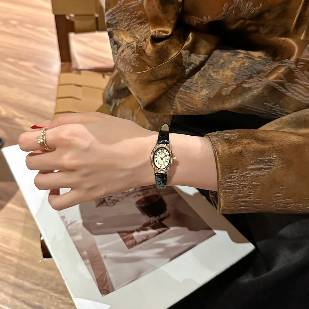 New Oval Belt Diamond-set Women's Watches Small Dial Retro Exquisite Waterproof Ladies Watch Fashion Temperament Watch for Women