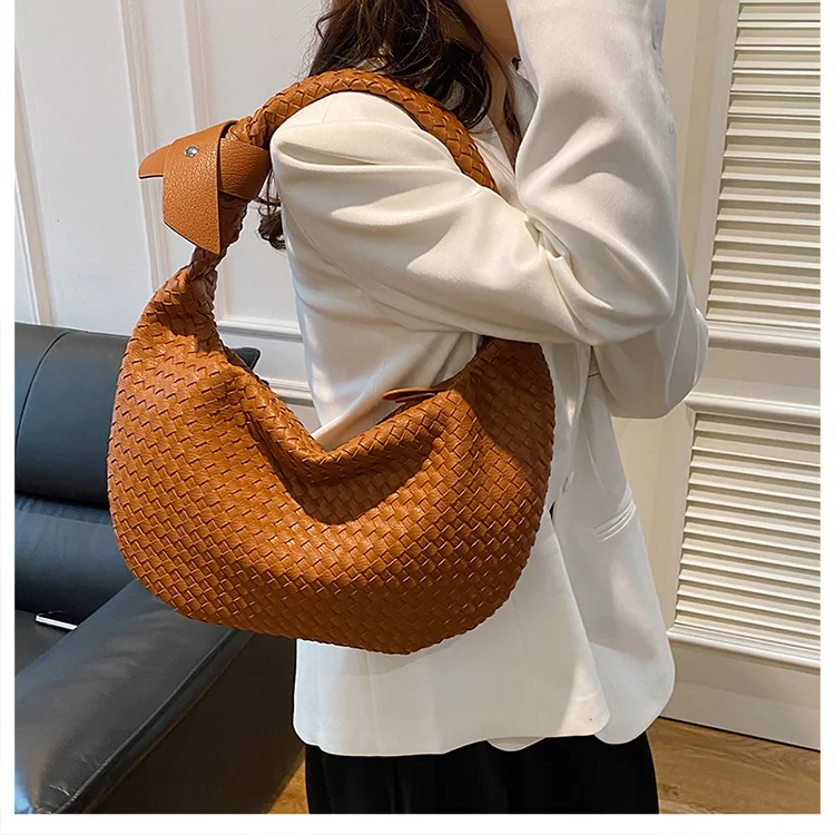 

‌Women's 2025 French Boho Braided Crescent Bag - Artisan Adjustable Shoulder Purse, Large Capacity Tote for Commute & Travel‌