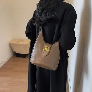 حقيبة حمل نسائية ذات سعة كبيرة - حقيبة كتف فاخرة بنمط عتيق مع حقيبة كتف ذات جودة عالية