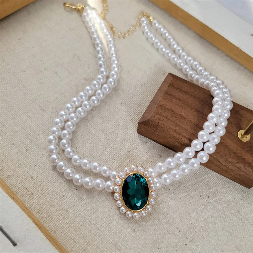 Elegant Pearl Necklace for Women Vintage Emerald Gemstone Pendant Double Layered Clavicle Chain Wedding Party Jewelry Choker