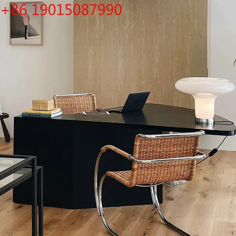 

Средневековый стол в стиле ретро, скандинавский уголок, стол из цельного дерева специальной формы, обеденный стол, современный простой письменный стол