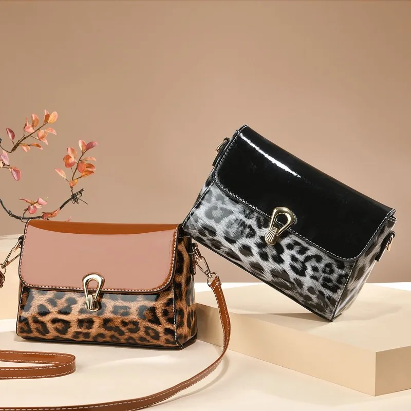 

Light Luxury Niche Design High-end Shoulder Bag Super Fire Leopard Print Exquisite Underarm Bag Women's 2026 New Autumn Winter
