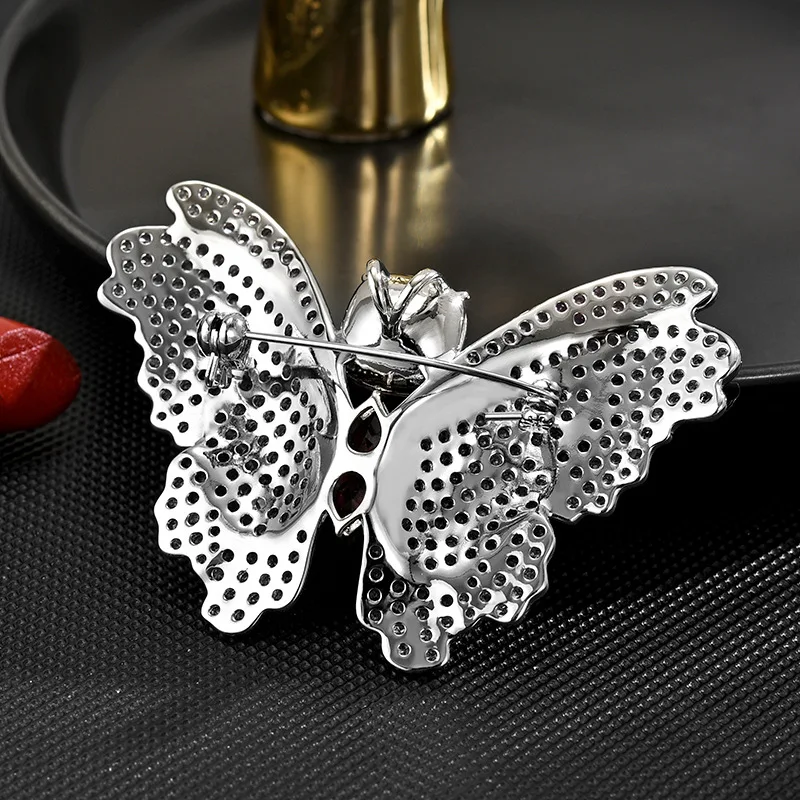 New Fashion Light Luxury Butterfly Bright Brooch Accessory Suit Jacket Pin Women's Jewelry