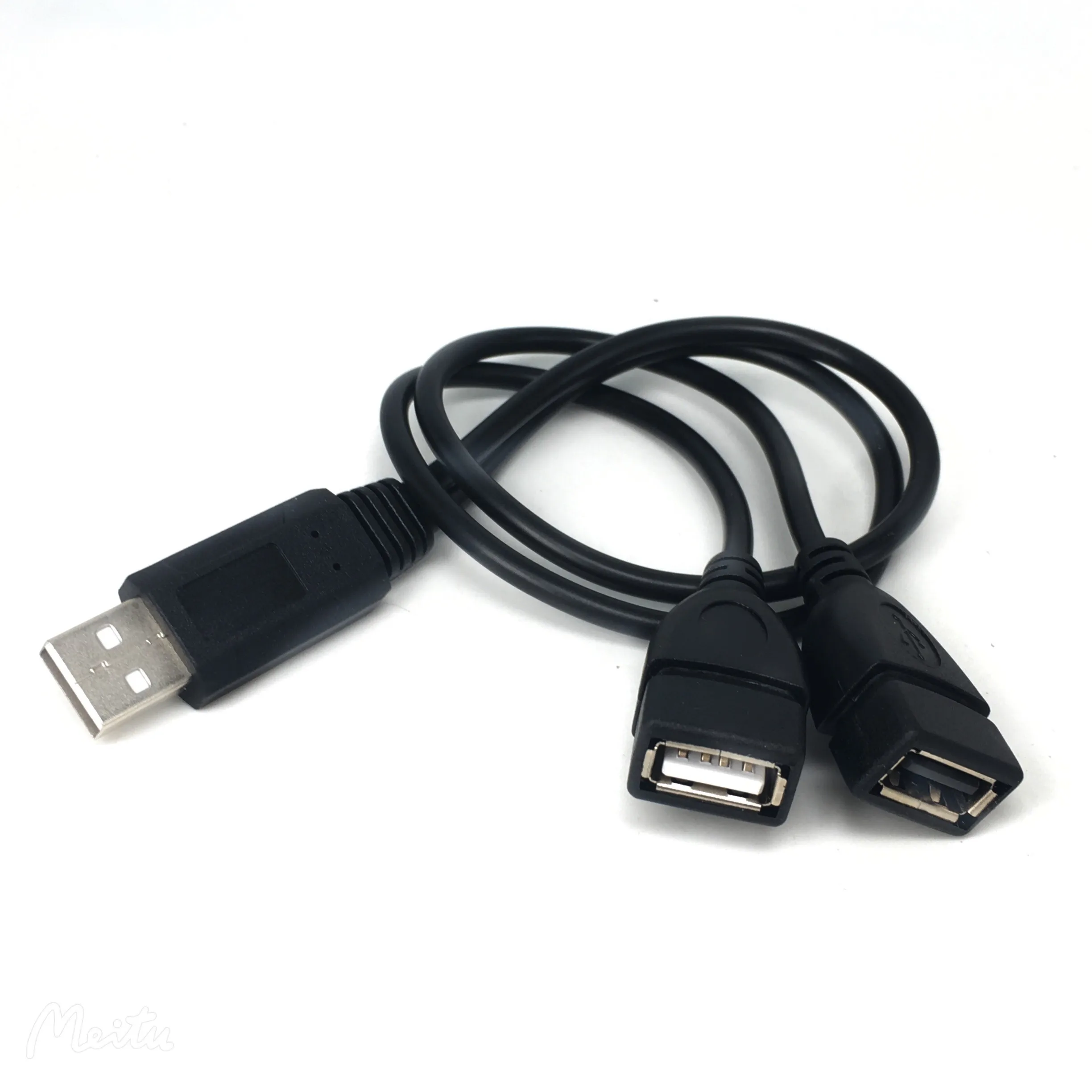 مُقسِّم طاقة USB 2.0 بمنفذين: تقييم عملي لحل مثالي لشحن الأجهزة المتعددة