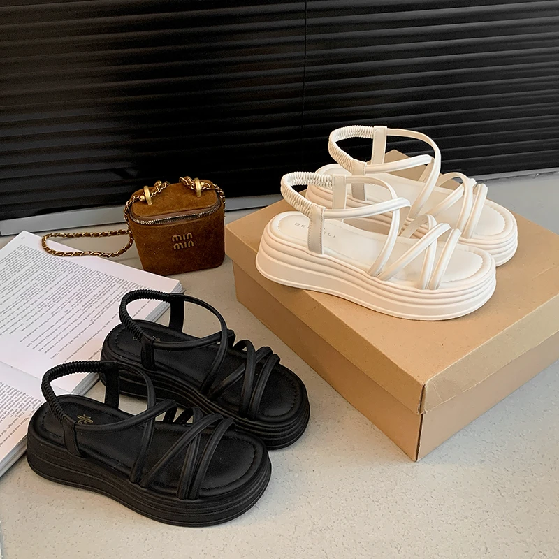 Sandales plates légères et confortables pour femme, collection Printemps 2026, avec bande élastique ajustable pour un maintien facile du pied, idéales pour une utilisation quotidienne 568