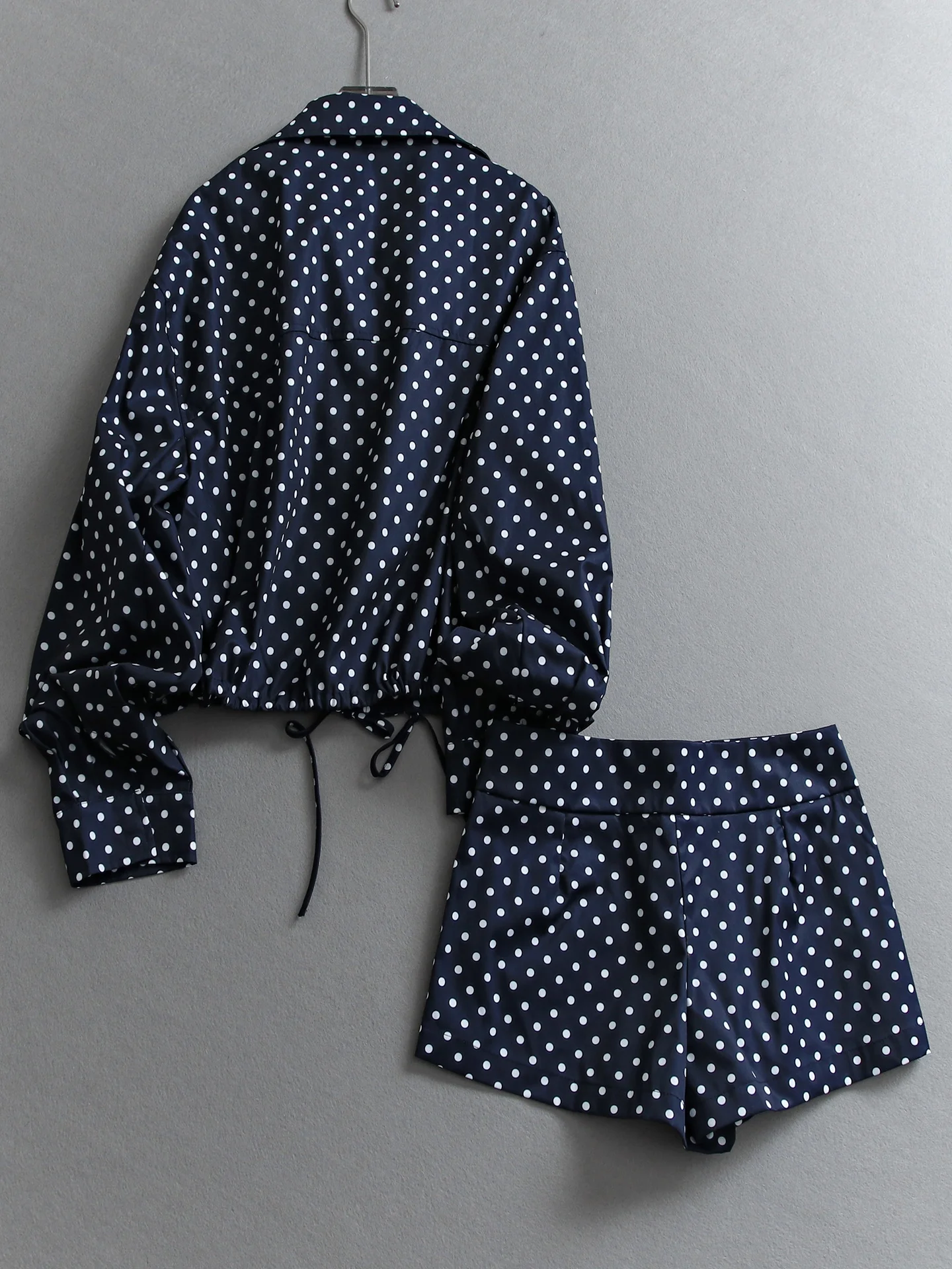 Retro Polka Dot Long Sleeve Jacket with Drawstring Loose Women's Fashion Set including Symmetrical Pocket Shorts Spring Season